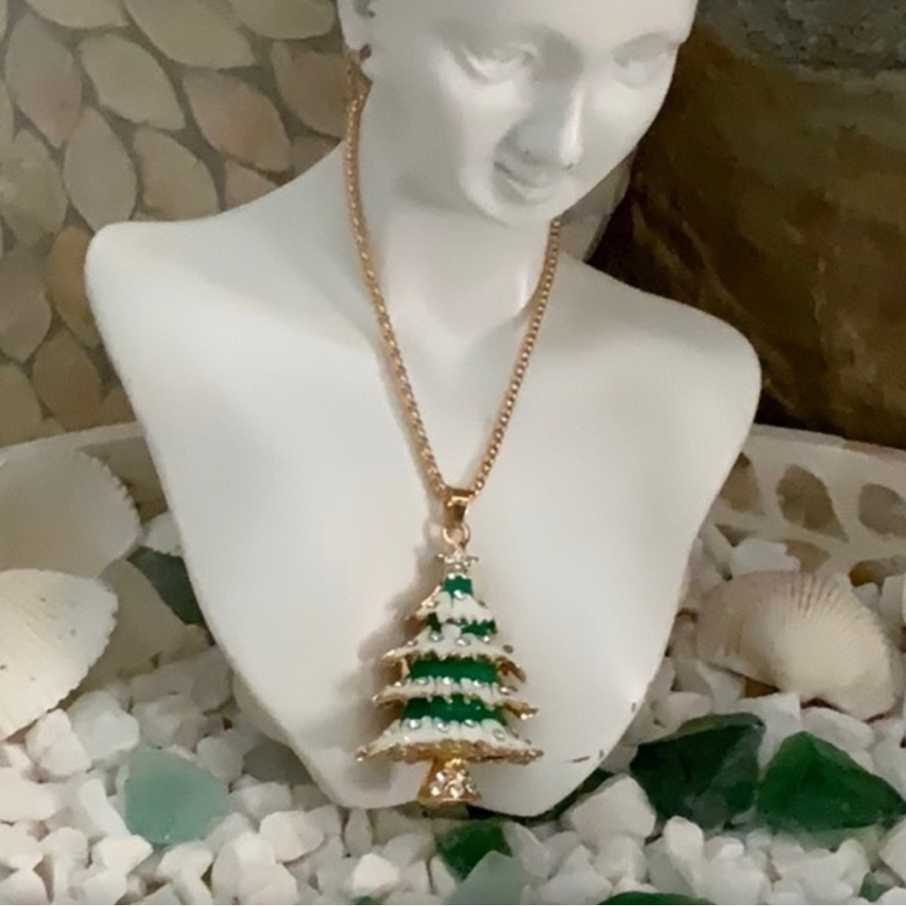 Betsey Johnson necklace